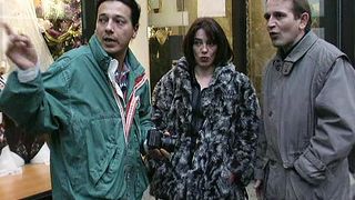 МЖМ с трахом брюнетки во все дырки с супругом и почти незнакомым мужиком